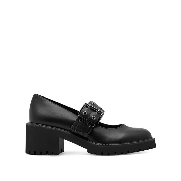 Black ballet flat