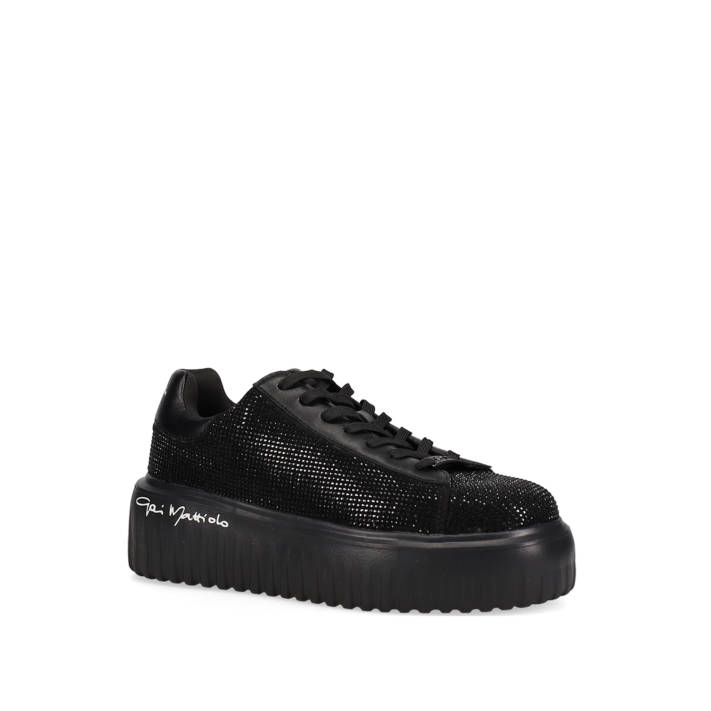 Black chunky sneaker