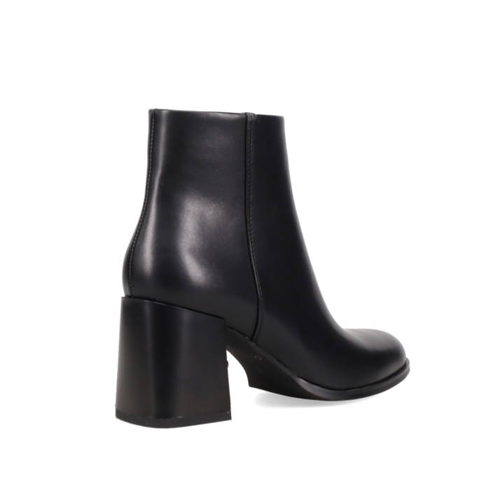 Black bootie
