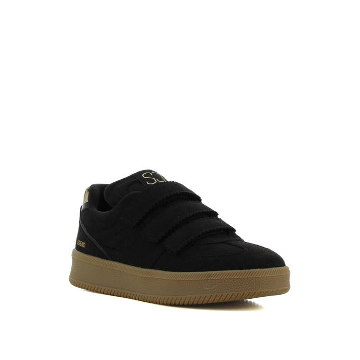 Black leather sneaker