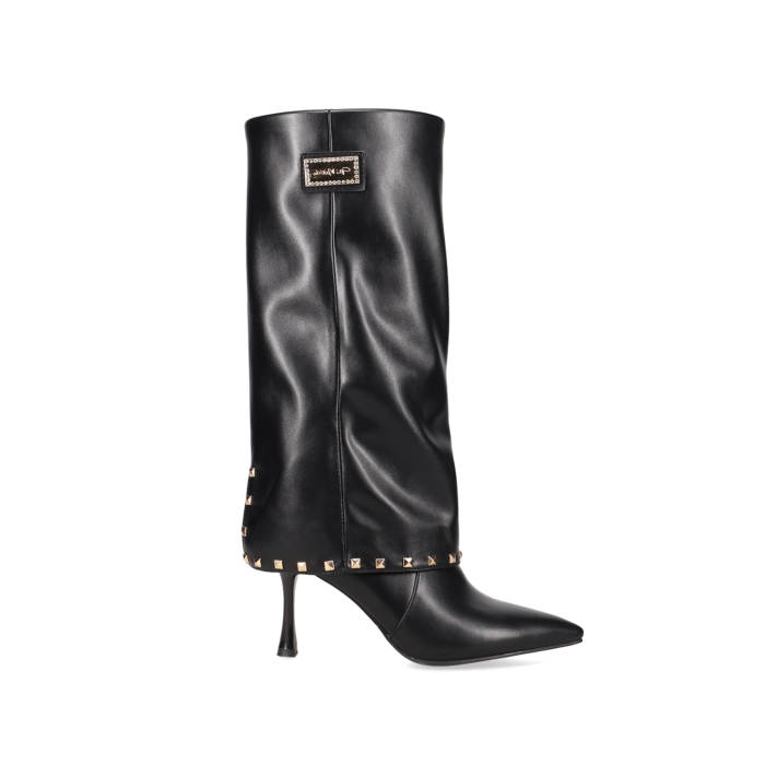 Black boot with gaiter