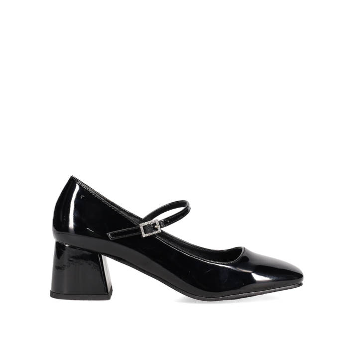 Black patent pump