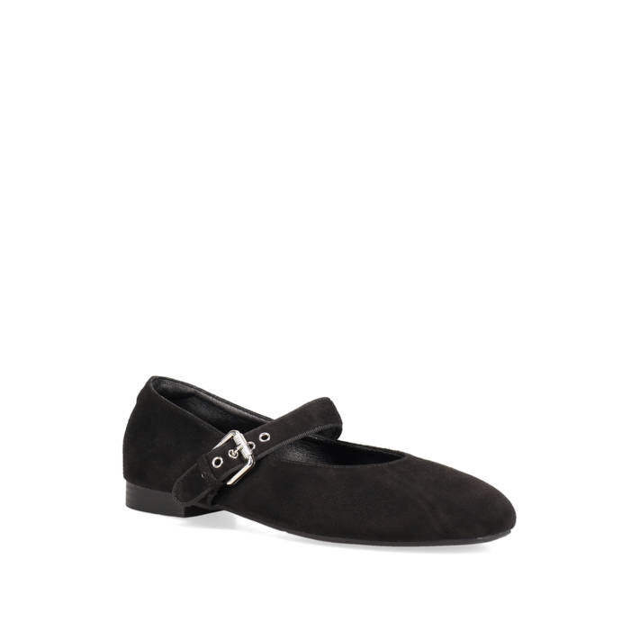 Black ballet flat