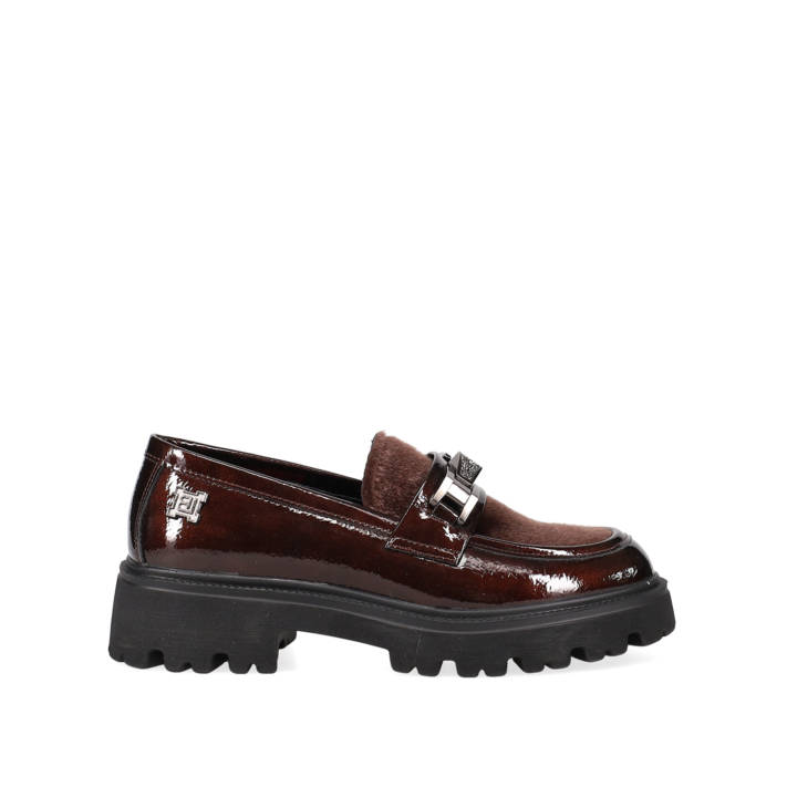 Καφέ loafer λουστρίνι