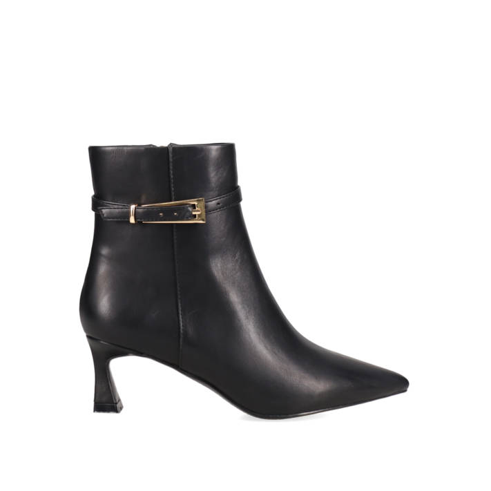 Μαύρο μποτάκι