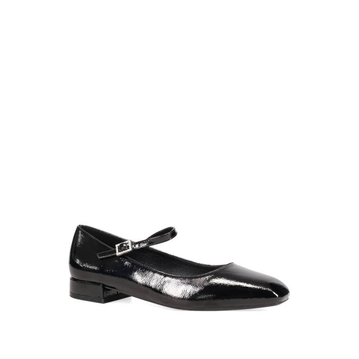 Black patent ballet flat