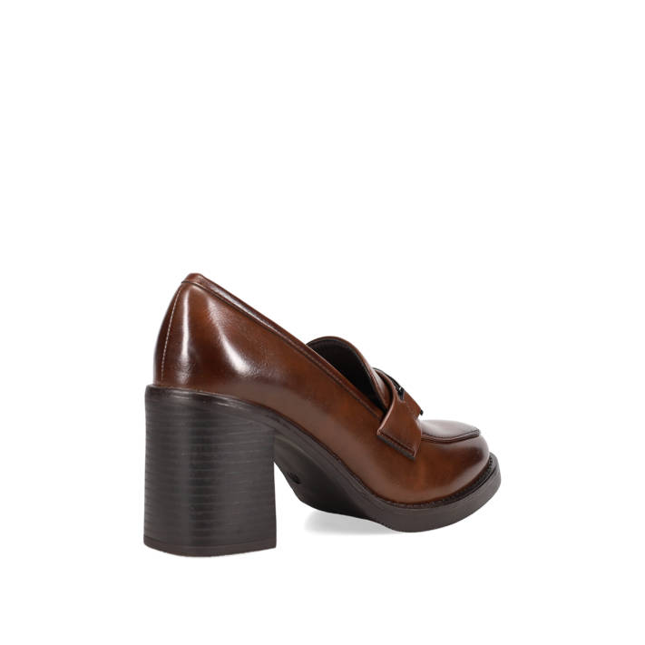 Καφέ loafer