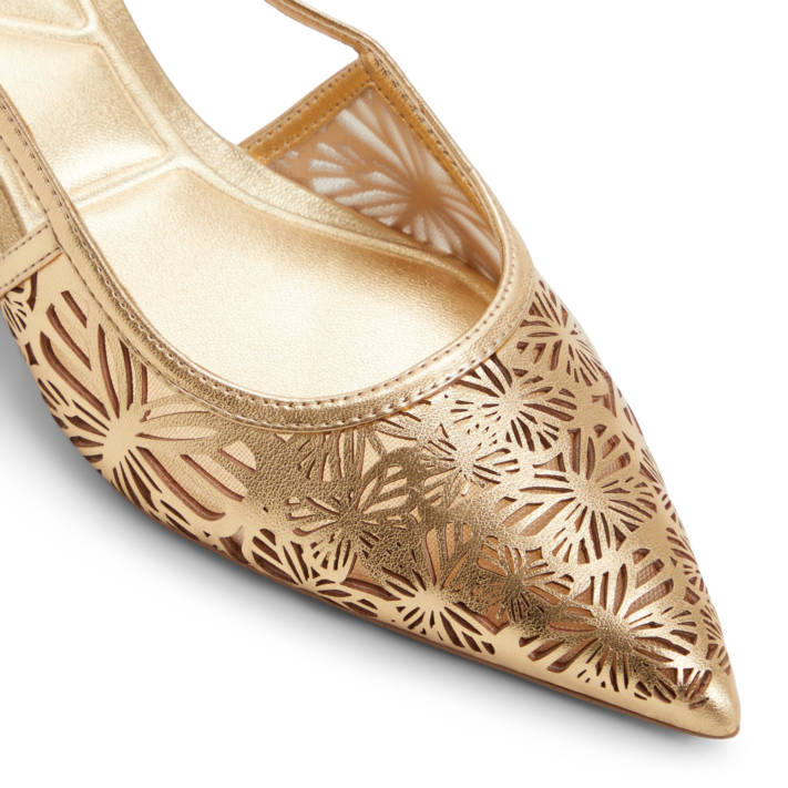 Gold slingback pump ELEGANT