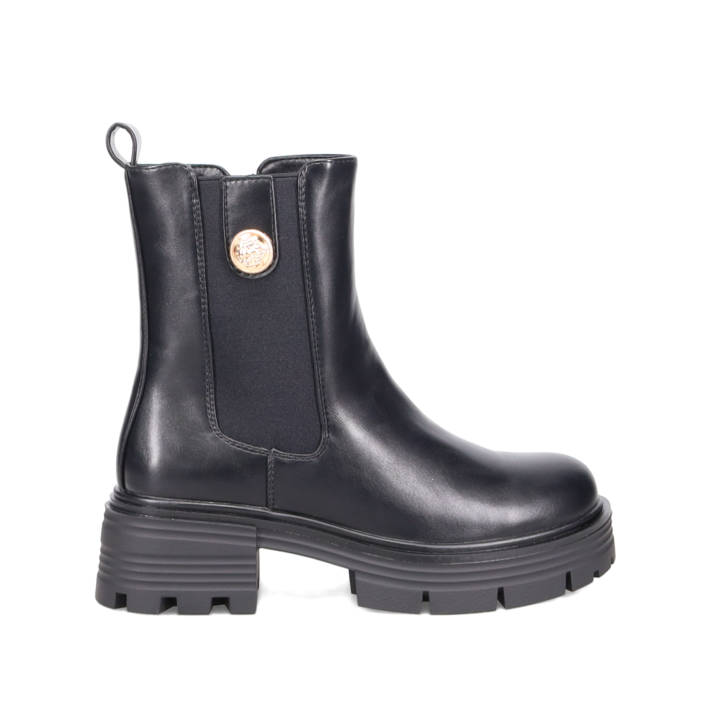 Black chelsea bootie