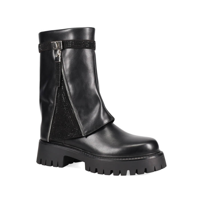 Blavk bootie with gaiter