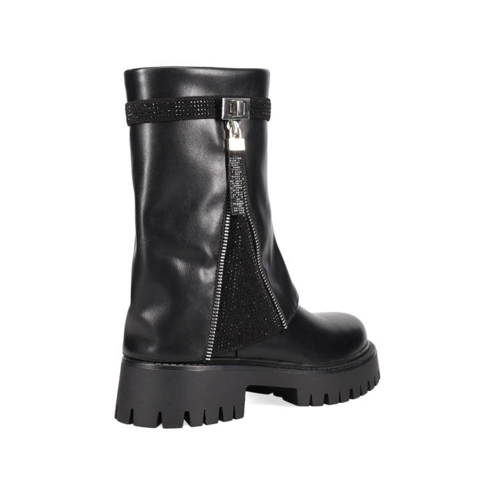 Blavk bootie with gaiter