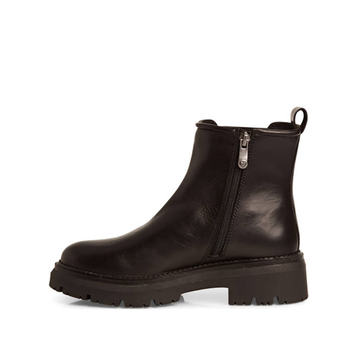 Black leather Chelsea bootie