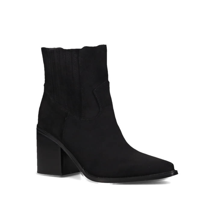 Μαύρο μποτάκι