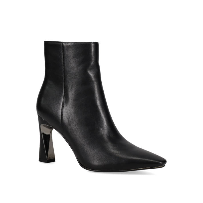 Μαύρο μποτάκι