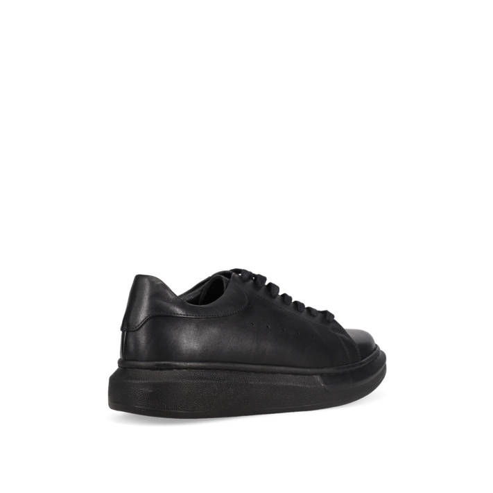 Μαύρο δερμάτινο ανδρικό sneaker