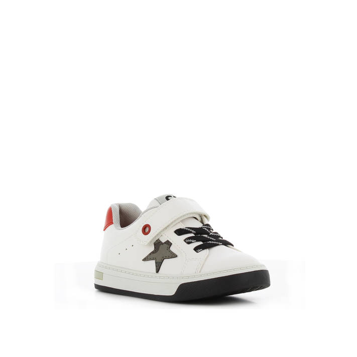 Kids white sneaker