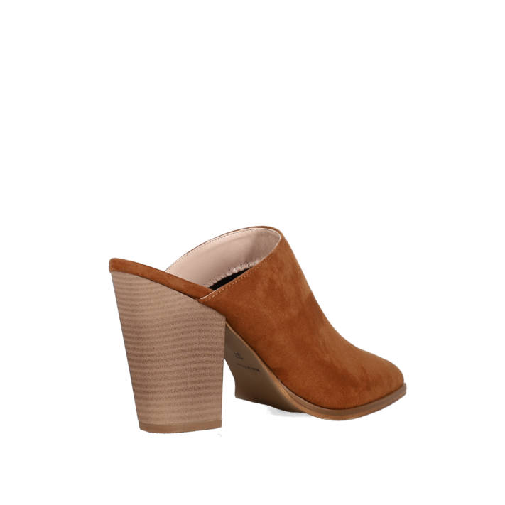 Brown mule