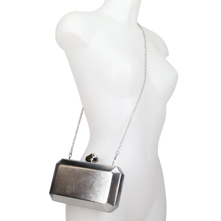 Ασημί clutch τσαντάκι