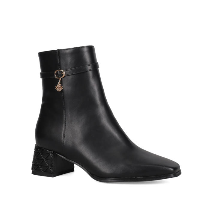 Black bootie
