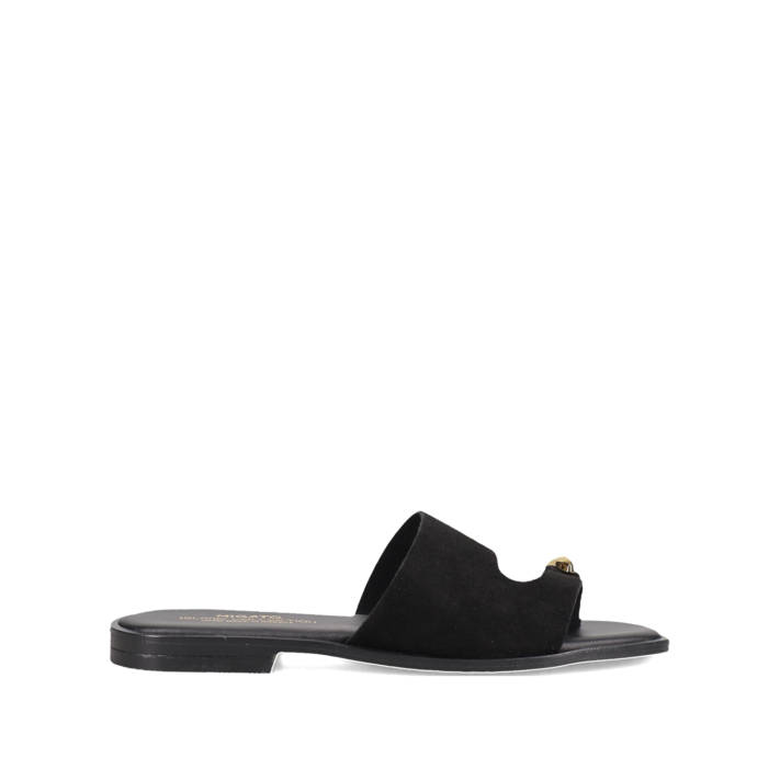 Black leather sandal