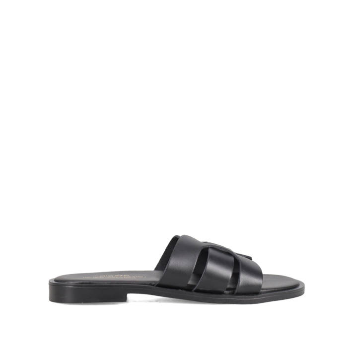 Black leather sandal