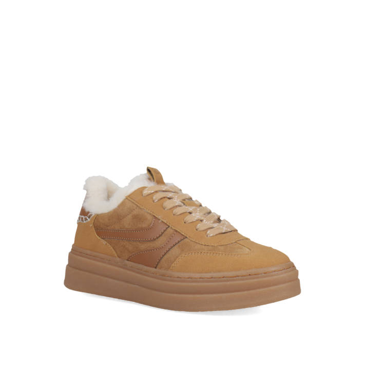 Camel sneaker