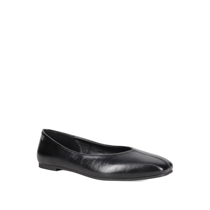 Black ballet flat