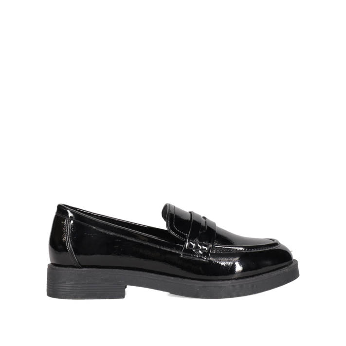 Μαύρο loafer λουστρίνι