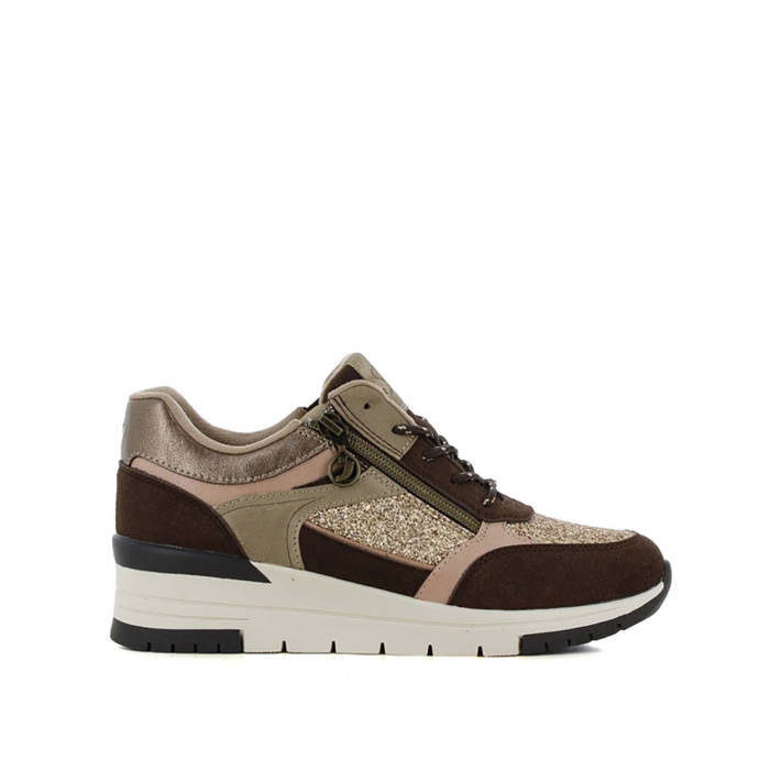 Καφέ sneaker