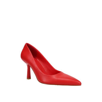 Red pointy pump