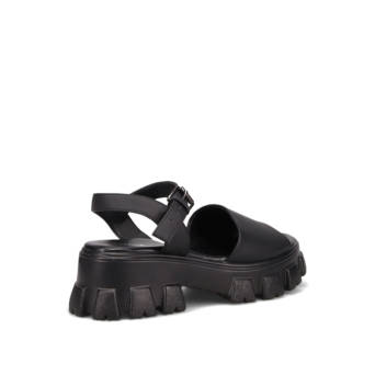 Black chunky sandal