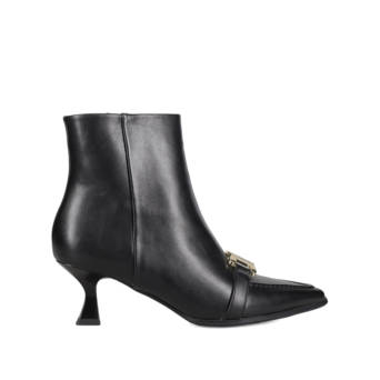 Black pointy bootie