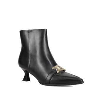 Black pointy bootie