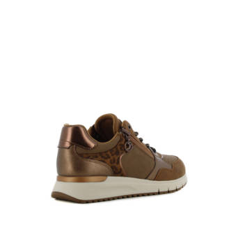 Καφέ sneaker