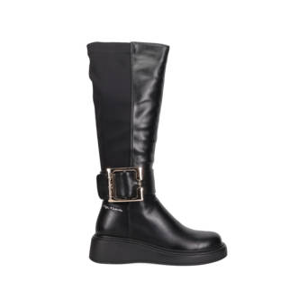 Black boot