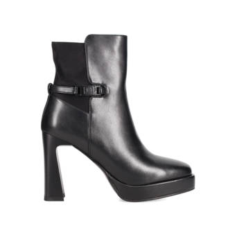 Μαύρο μποτάκι