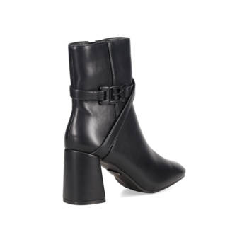 Μαύρο μποτάκι