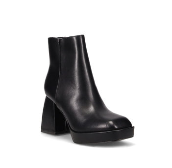 Black boot