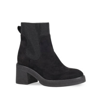 Black Chelsea boot
