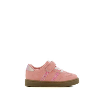 Kid''s pink sneaker