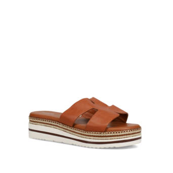 Tan flatform sandal