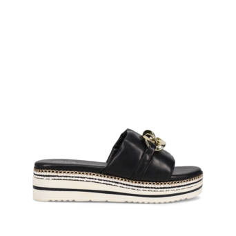 Black flatform sandal