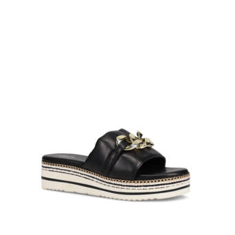 Black flatform sandal