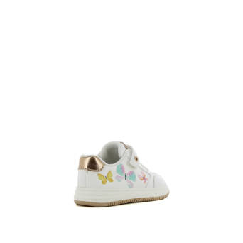 Kid''s white sneaker