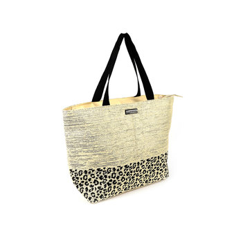 Beige straw shoulder bag