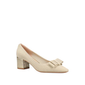 Beige pump