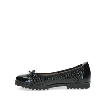 Black leather ballet flat