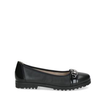 Black leather ballet flat