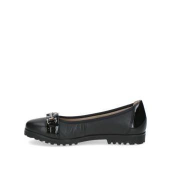 Black leather ballet flat
