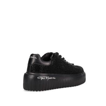 Black chunky sneaker